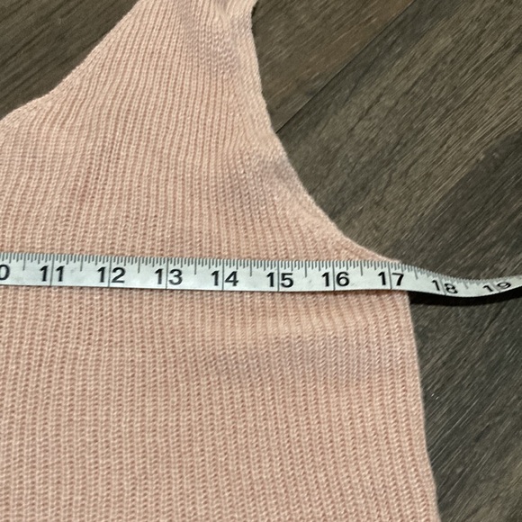 ANOUND Double V-Neck Ribbed Crop Tank Top.  B - Picture 6 of 7